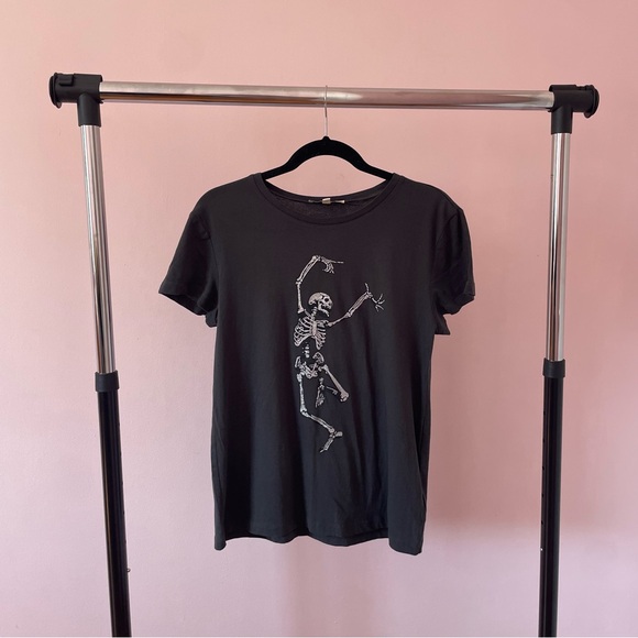 Express Graphic Tee - Picture 1 of 3